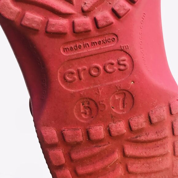 Crocs Classic Red Clogs Men's 5 - Women's 7  Comfort Shoe Slip On Water Sandals - Picture 10 of 11
